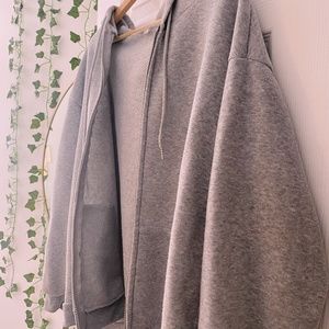 grey zip up hoodie